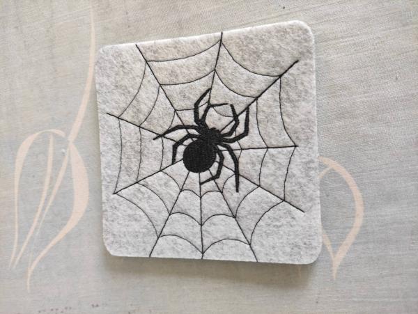 Vollstickdatei Spinne im Netz